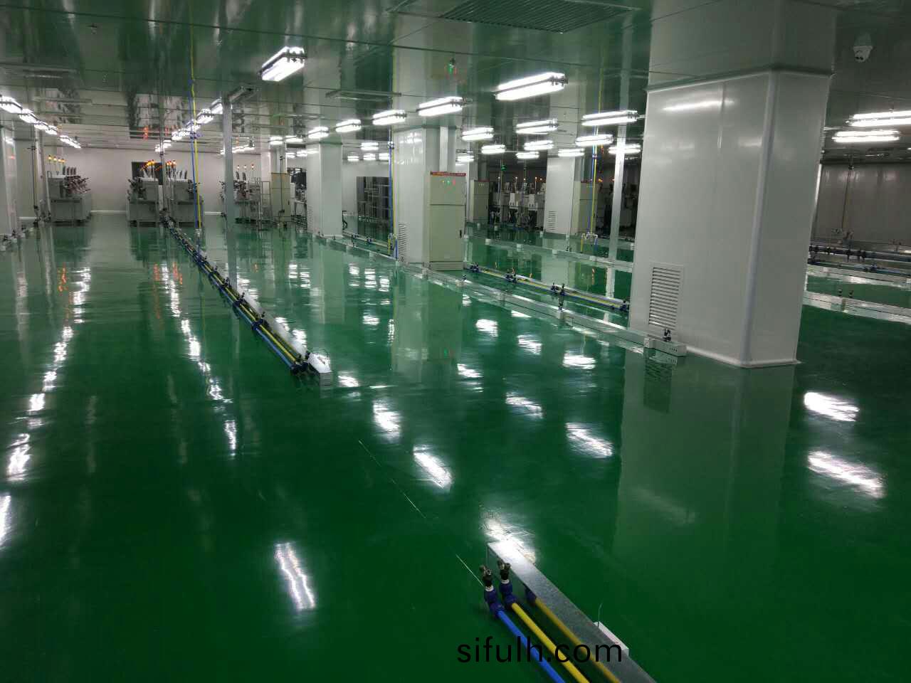 聯(lian)係(xi)我(wo)們(men)